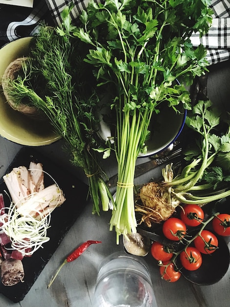 Ingrediente proaspete pe masă